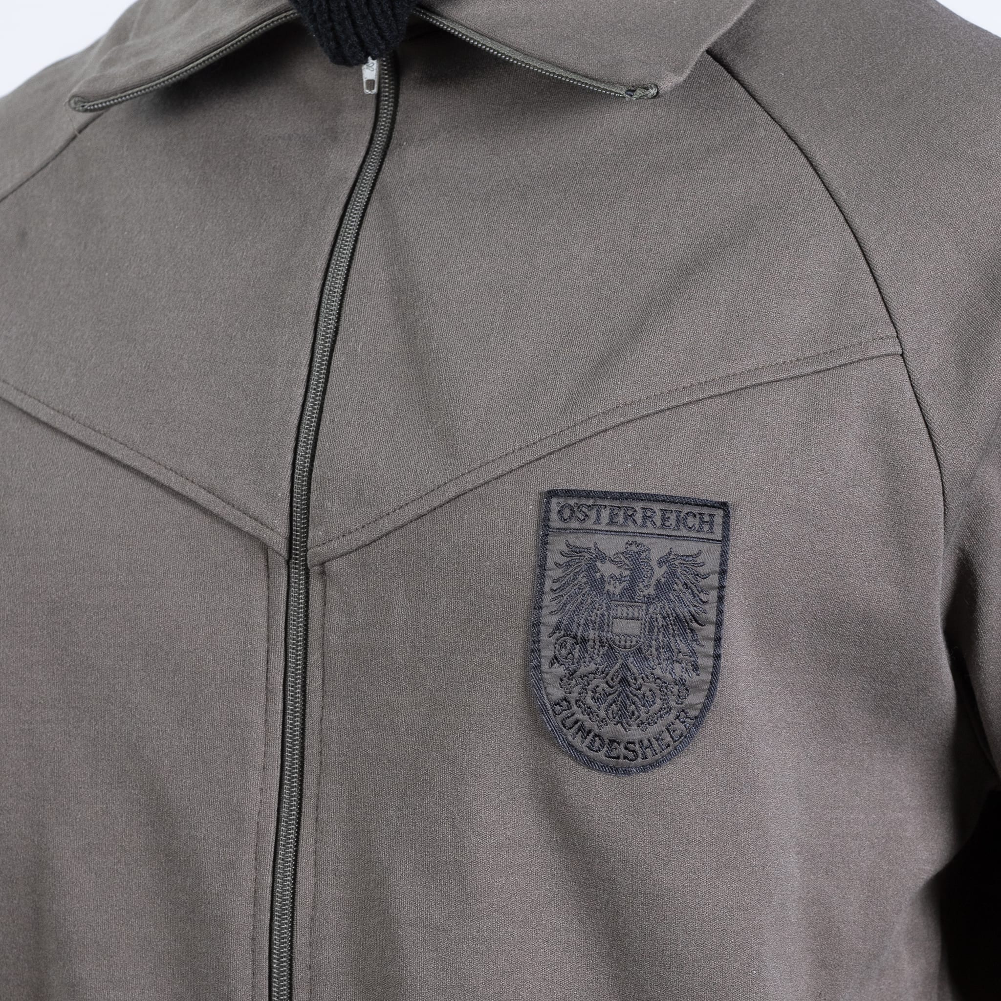 Austrian Bundesheer PT Jacket - Image 4
