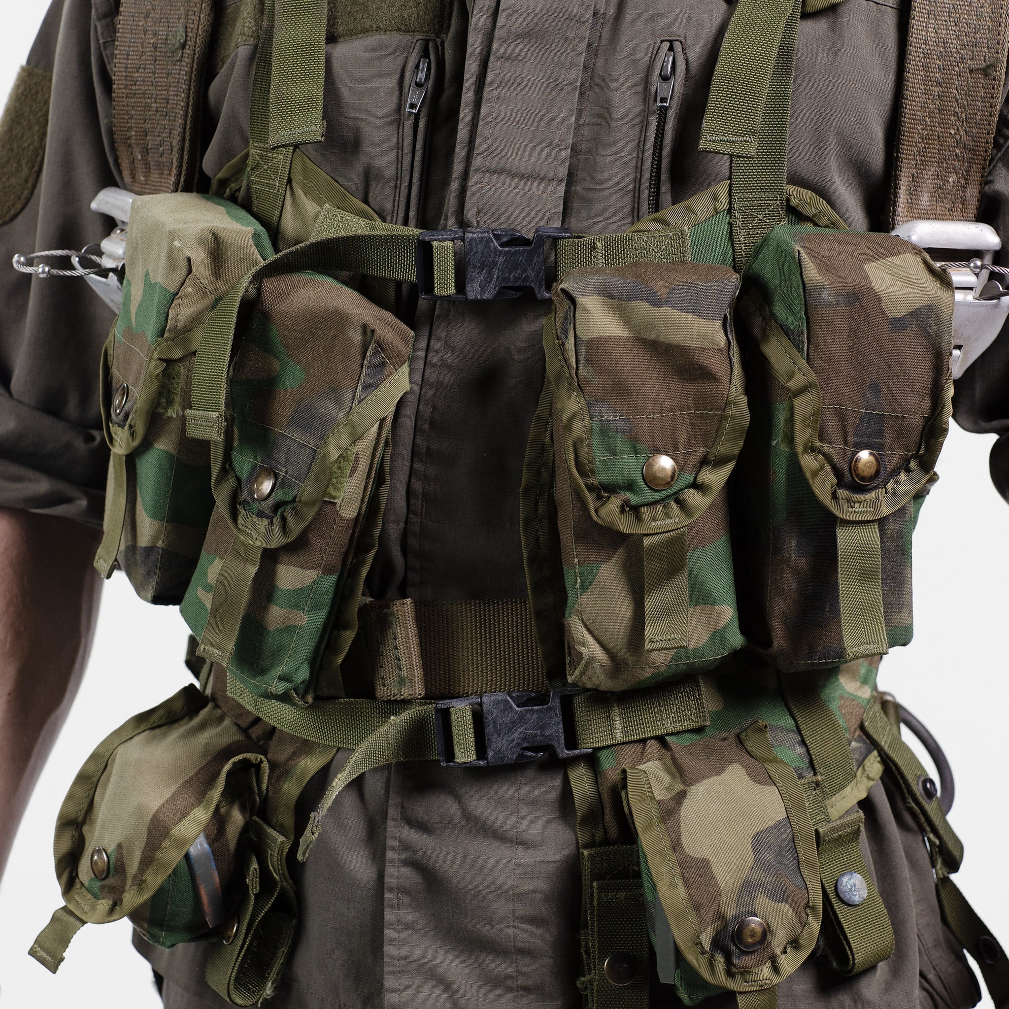 "First Gen" USGI M81 Woodland Load Bearing Vest - Image 7