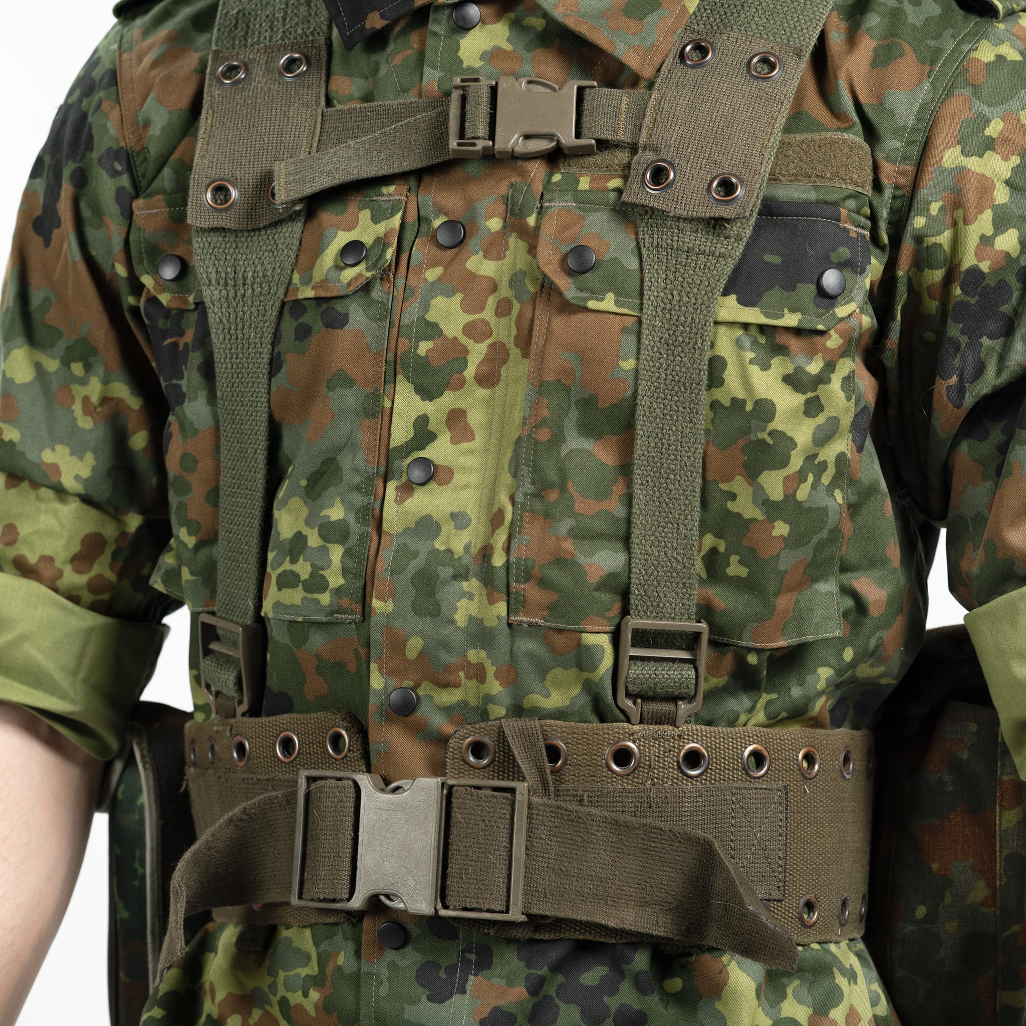 Bundeswehr Flecktarn Lochkoppel Load Bearing System - Image 9