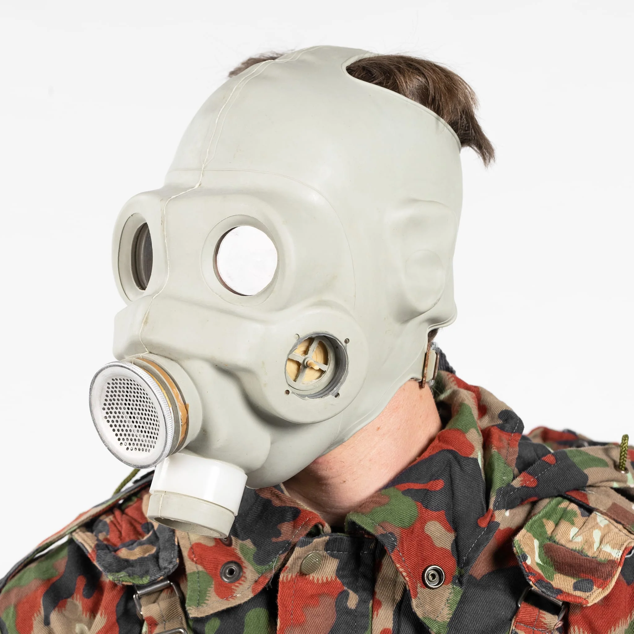 Hungarian 70M Gas Mask - Image 4